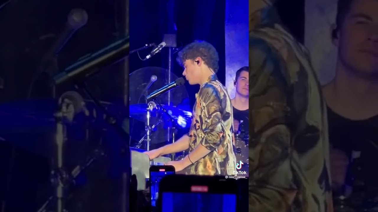 Joshua Bassett REACTS TO Fan Shouting F CK OLIVIA 