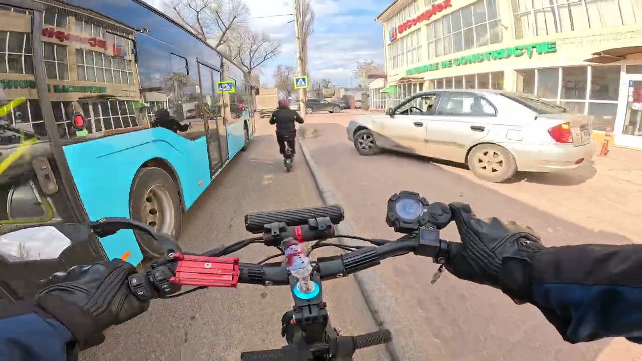 УЛ.МУНЧЕШТЬ НА ЭЛЕКТРОСАМОКАТАХ 