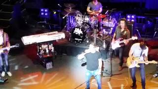 Dvicio cantando 'This Love' de Maroon 5 (Madrid - 27 de Noviembre del 2014)