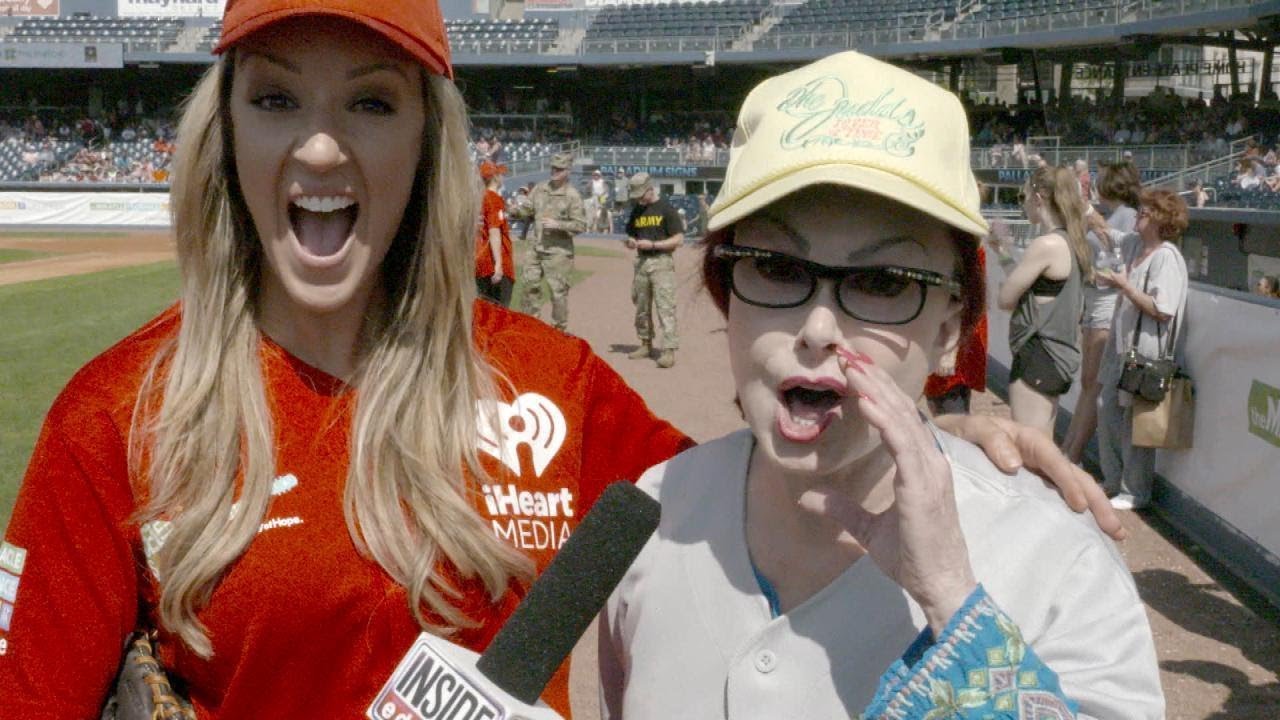 Inside Edition’s Megan Alexander Takes the Field With Naomi Judd, Jay Cutler