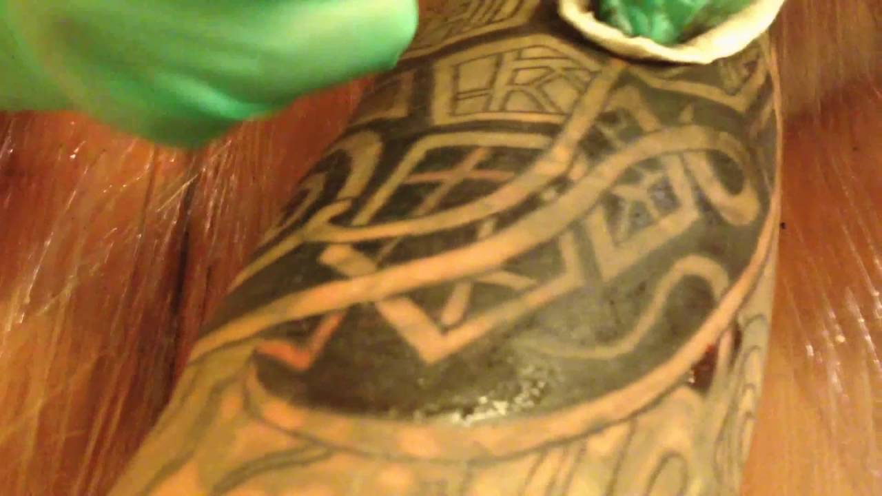 Татуировка: Блэкворк и мандала (перекрытие старой татуировки)