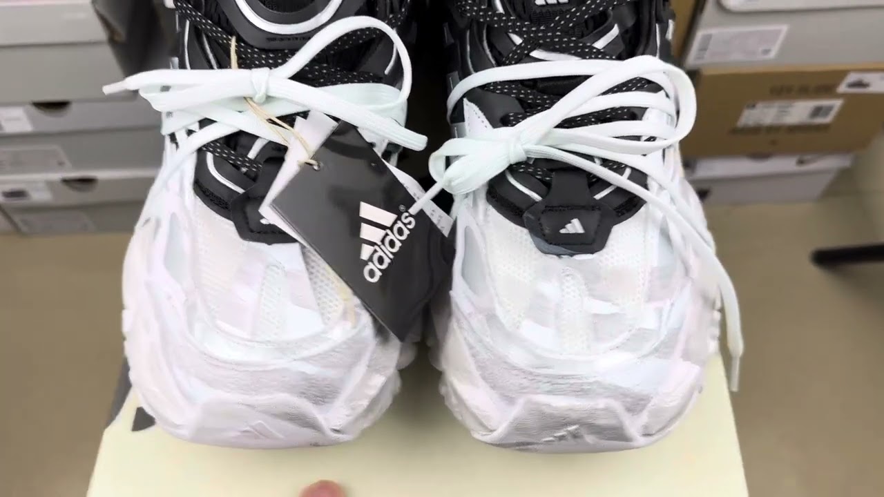 adidas XLG Runner Deluxe White Black JR0861 - YouTube