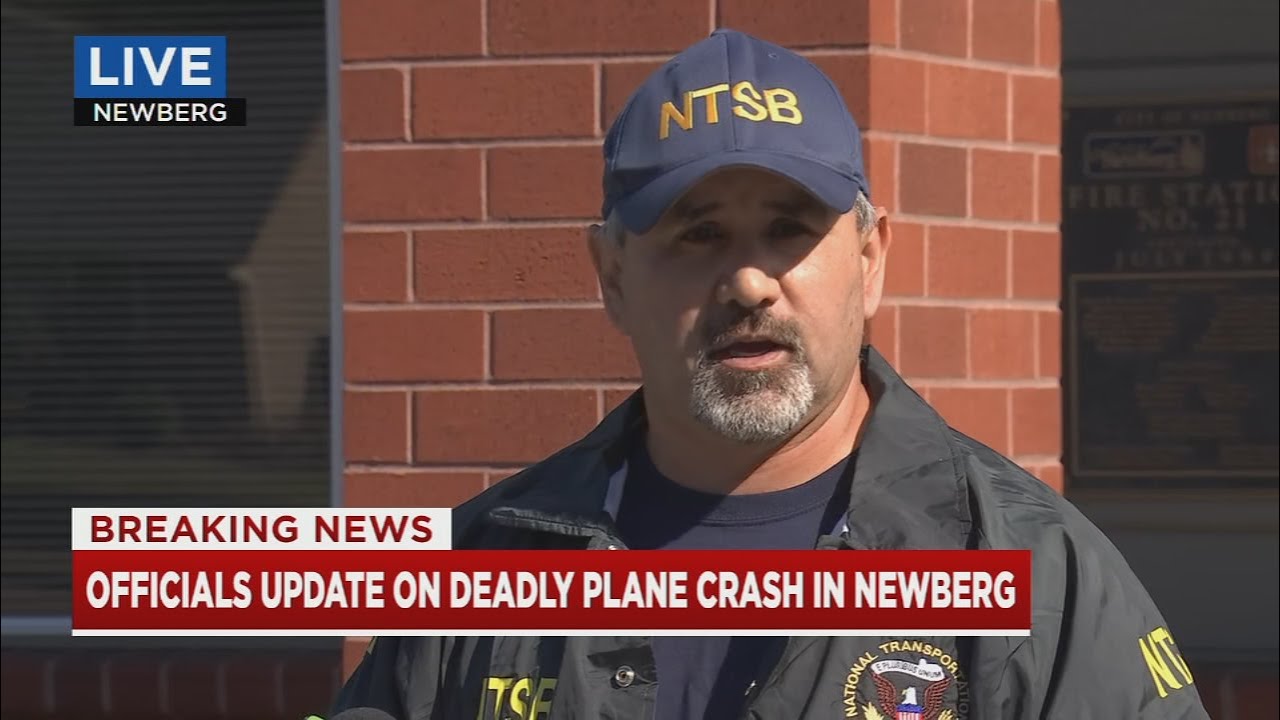 LIVE: Officials give update on deadly plane crash in Newberg - YouTube