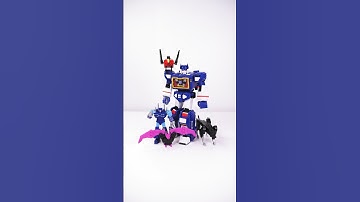 Building My First Ever Model Kit: Soundwave from Blokees