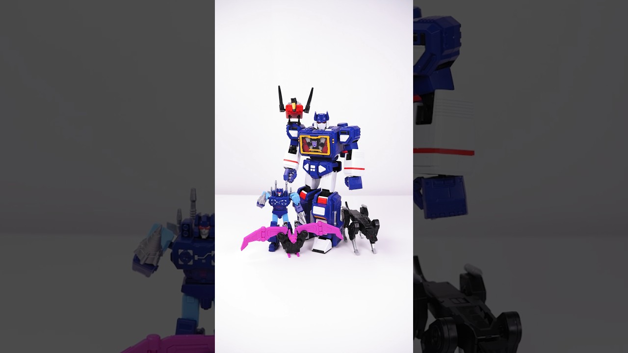 Building My First Ever Model Kit: Soundwave from Blokees' Transformers Line