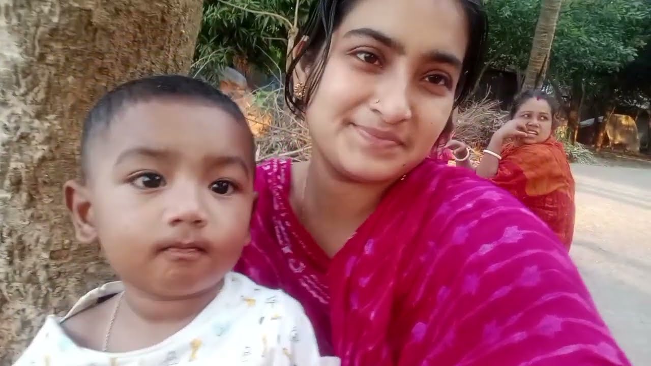 গ্ৰামের মানুষেরা অনেক পরিশ্রমের কাজ করে।। moumita sarker.