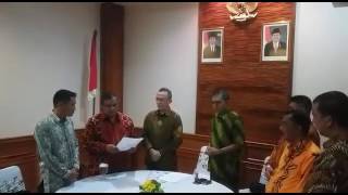 Penyerahaan surat mandat kepada DPD SORPINDO - KALBAR Penyerahaan surat mandat kepada DPD SORPINDO - KALBAR