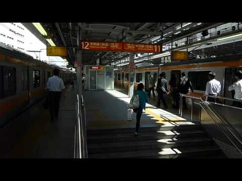 朝の新宿駅１１・１２番線乗降風景・交互発着・発車メロディ