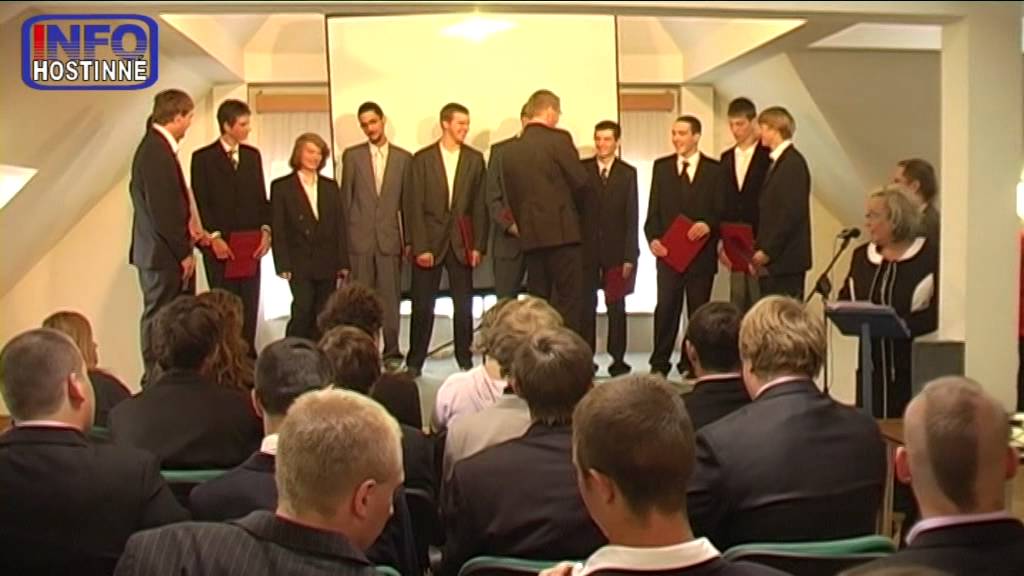 Hostinné - Předávání výučních listů