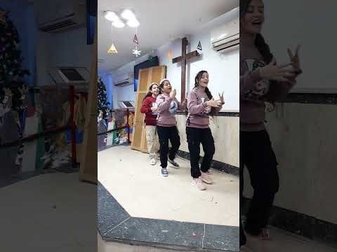 ترنيمة قصة ميلادك يا يسوع مش اي قصة فريق احفظ قلبك قلبك في الكنيسه الانجليه بالوراق