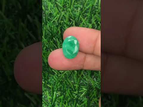 Натуральний Берил смарагдового кольору 7.20 ct 14.9 x 11.0 x 6.4  mm, видео 1