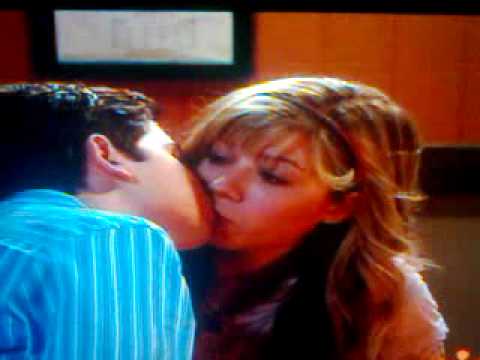 Icarly Sam And Freddy Kiss Youtube 