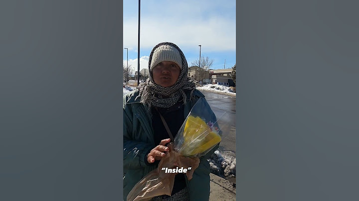 Random act of kindness - caught on camera - young woman good samaritan helps beggar on street LOVE❤️