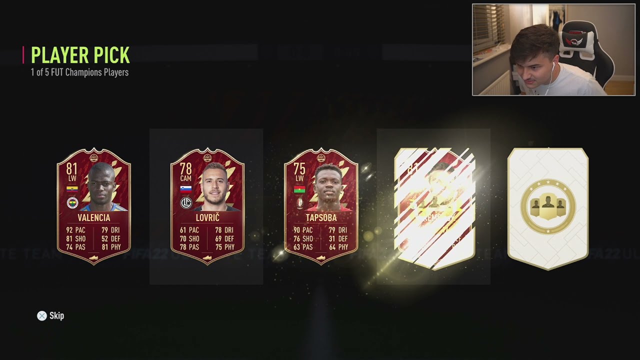 MY FIRST EVER FUT CHAMPS REWARDS IN FIFA 22 AND I GOT THIS...