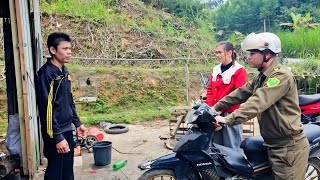 The two of them happened to meet Mai's husband, who was now working very hard