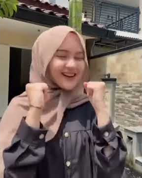 story' wa cewek hijab cantik banget