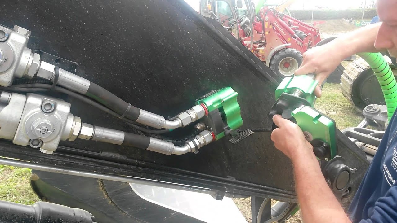 Disconnecting Steelwrist x32 with GEOfit quick connectors