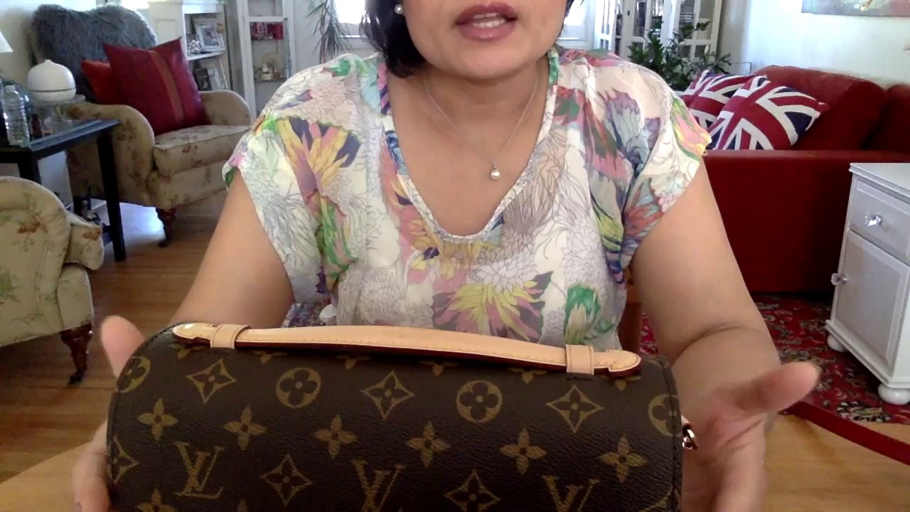 Louis Vuitton Pochette Metis VS Gucci Soho Disco bag Comparison video ~ What Fits Inside The Be ...