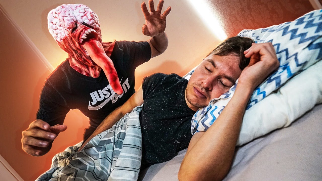 ACORDEI MEUS AMIGOS COM A MASCARA MAIS ASSUSTADORA!