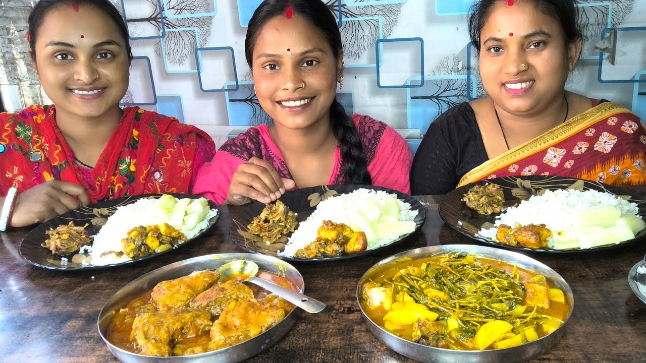 New eating rice with spicy fish curry sag fish curry fish fat fry baigan bharta Bangali eating show