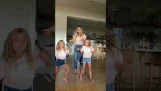 Mom and Twin Viral Dance