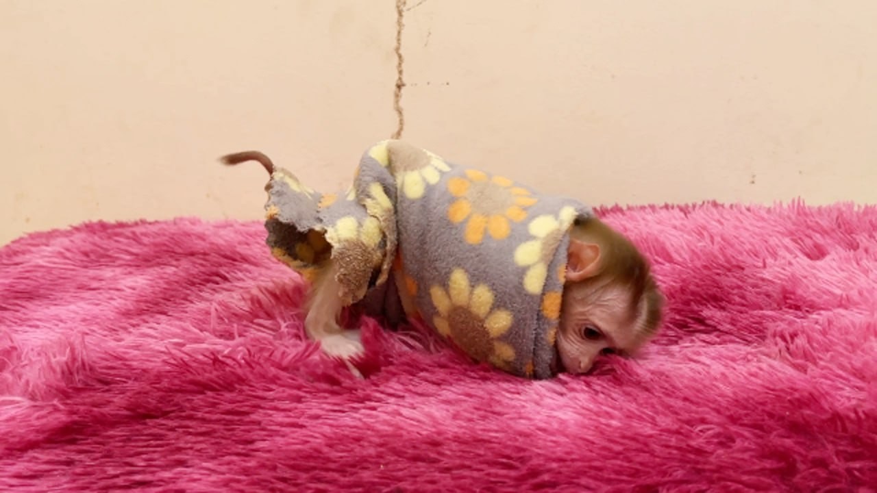 Selena Gesture Upside Down In Towel After Cool Bathing