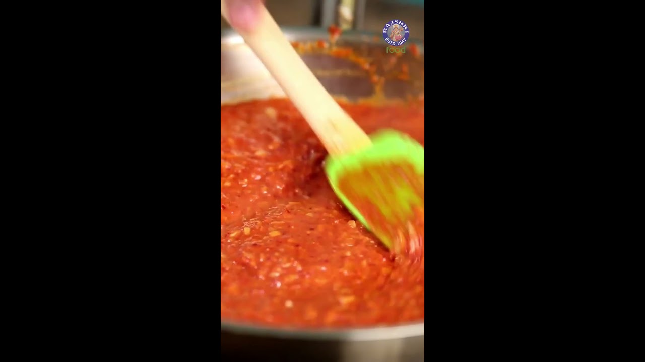 Easy Schezwan Sauce Recipe in a Minute!   Sauce For Chinese Noodles, Rice   #Shorts