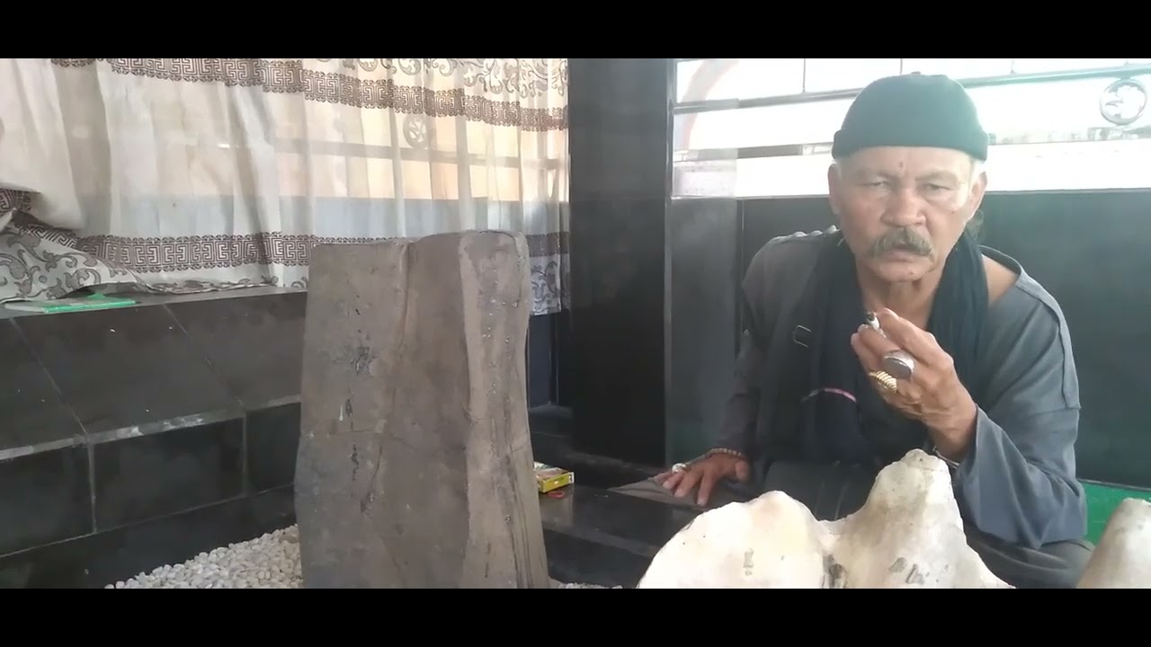 introd 24, pilgrimage to the tomb of the syekh Mato Aie, Sarang Gagak Nagari Minangkabau