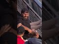 No look one-handed crowd catch 🤩
