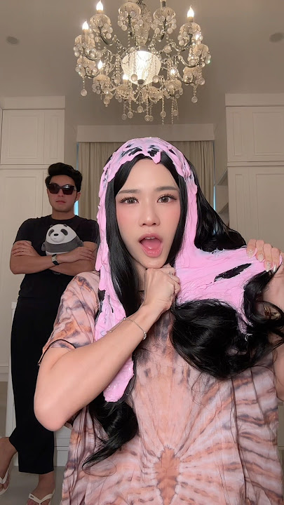 Jessica's hair gets on her slime toy 😱