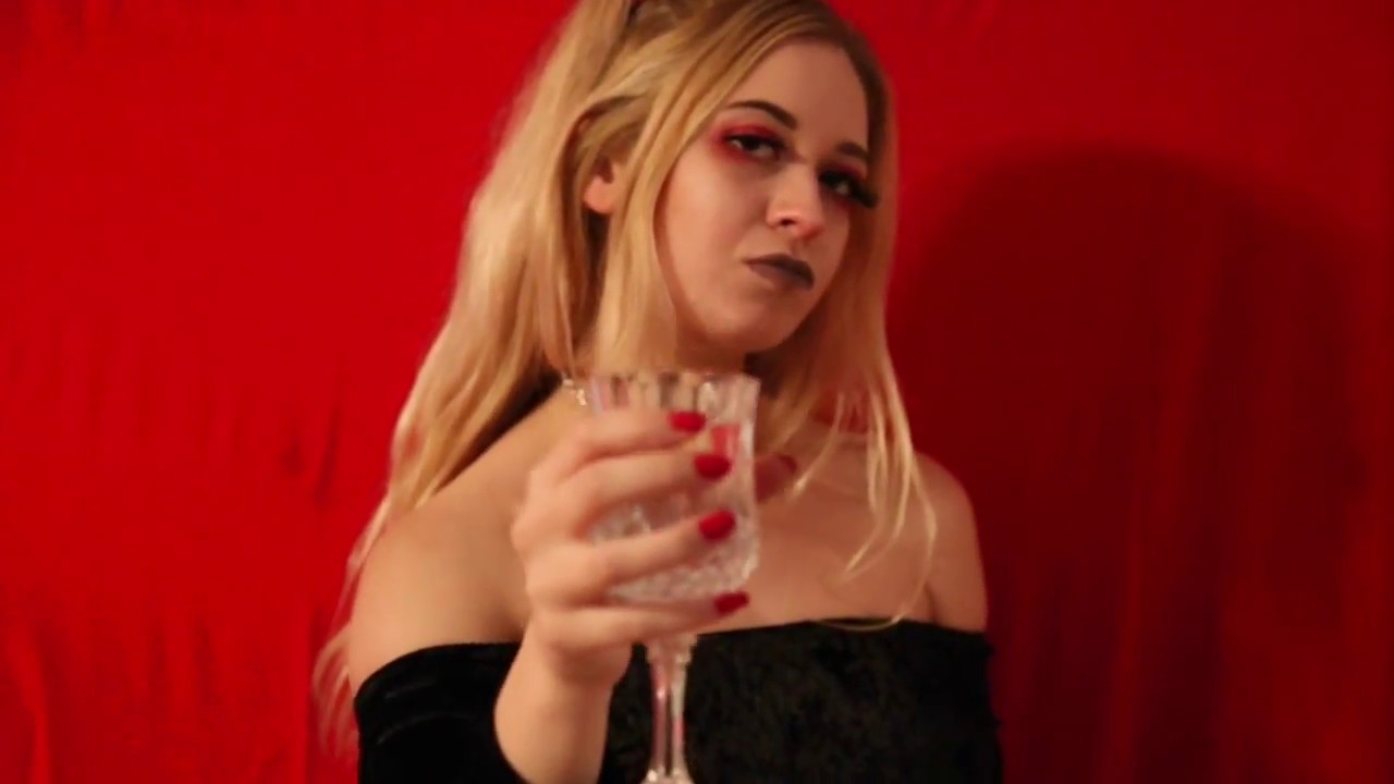 Regardez the aquadolls // bleach (lyric video) sur YouTube Regardez the aquadolls // bleach (lyric video) sur YouTube