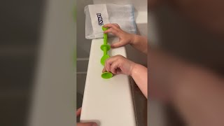 Big bathtime fun toy. Perfect stocking stuffer!