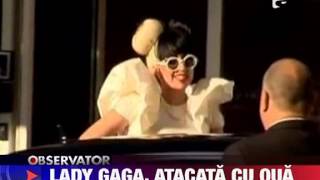 Lady Gaga Atacata Cu Oua 13 Iulie 2011
