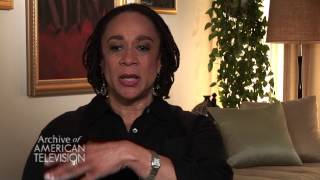 Famous S. Epatha Merkerson discusses working on "Frasier" - EMMYTVLEGENDS.ORG Profile