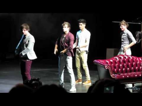 One Direction Does the Macarena, Inbetweeners Dance, American Accents - Twitter Questions (HD)