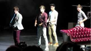 One Direction Does the Macarena, Inbetweeners Dance, American Accents - Twitter Questions (HD)