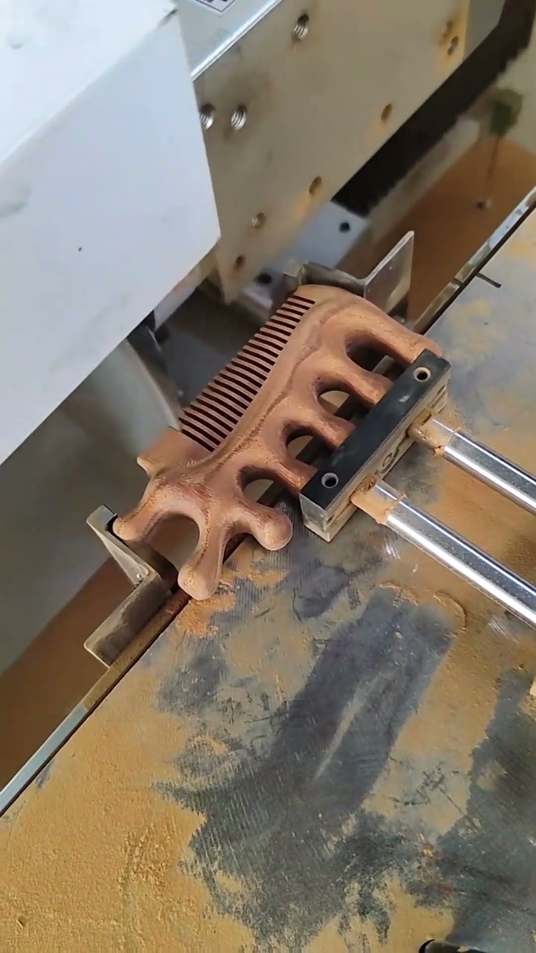 Wood sawtooth process- Good tools and machinery make work easy