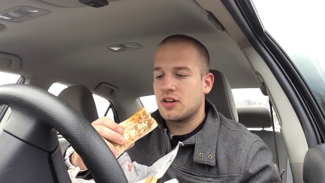 TACO BELL'S GHOST PEPPER DAREDEVIL LOADED GRILLER REVIEW YouTube