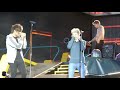 One Direction l Friendship Moments on stage