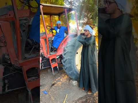 سعيد عمال يوسعها في نفسه علي عم شوقي الزبون الكحياان ومش عارف يدور الجرار وبيقول انا ملك الاسفلت