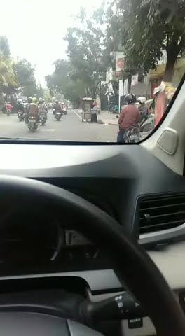 Story' WA jalan jalan ke kota Bandung