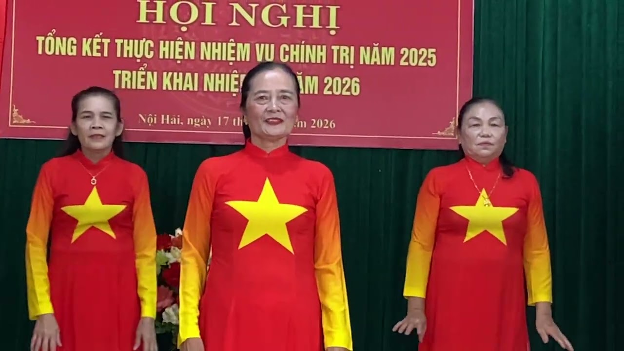 Múa dân vũ: “ĐẢNG ĐÃ CHO TA MỘT MÙA XUÂN” - CLB thôn Nội Hải, Đông Trạch.