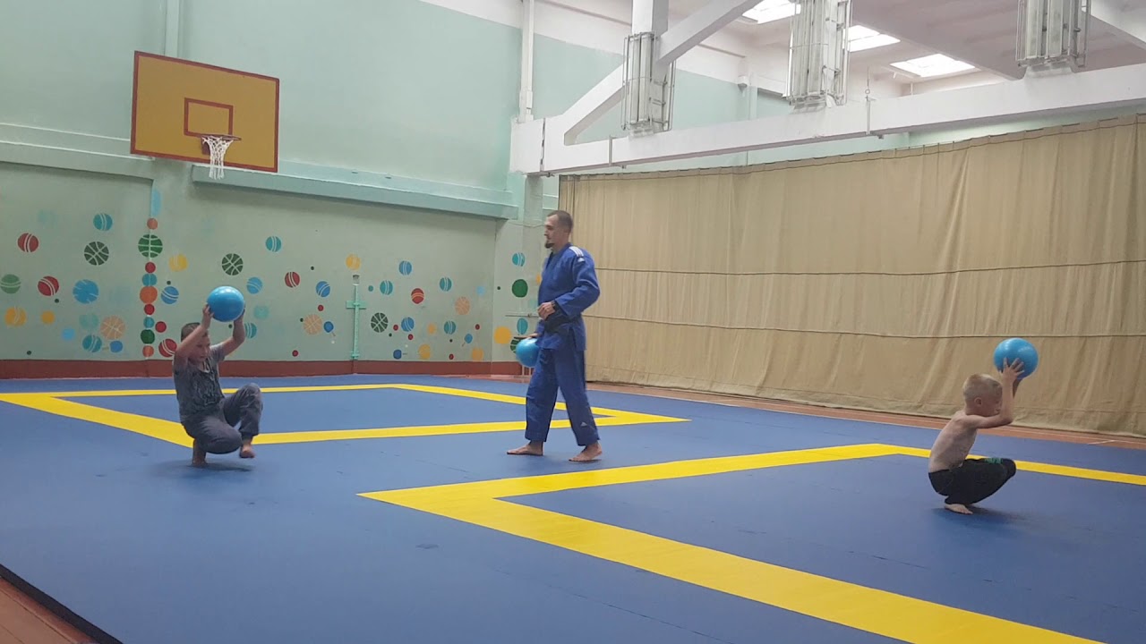 Первые тренировки в старшей группе в нашем новом зале в Белице - YouTube