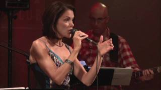 Anne Walsh &quot;Pretty World&quot; Live at Spaghettini&#39;s by NetDirectVideo