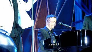 Take That - Old Hits Medley -  Sunderland Stadium Of Light - Friday 27/05/11 [Opening Night]