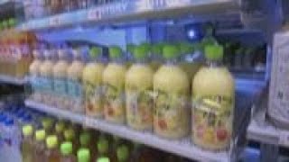 Robot lends a hand at Japanese convenience store