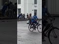 Mal que vem por bem: Crise de combustível impulsiona negócio de bicicletas em Quelimane
