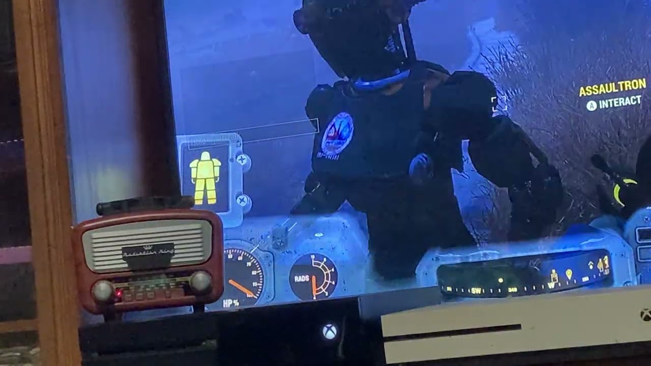 Radiation king fallout fan-art Radio V3 with Robot dance music
