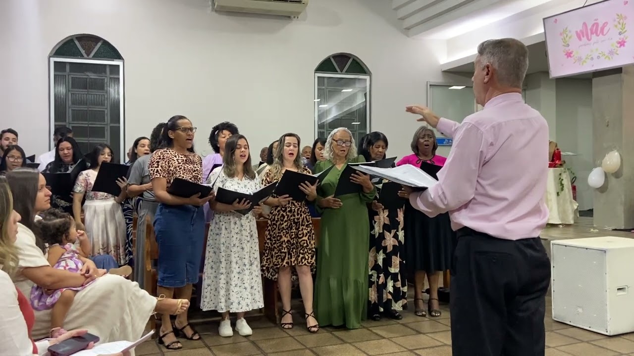 Oh Pai Celeste, Eis Que Te Adoramos! Coral Brilho Celeste da AD Itabira -  Regência: Hélio Magalhães