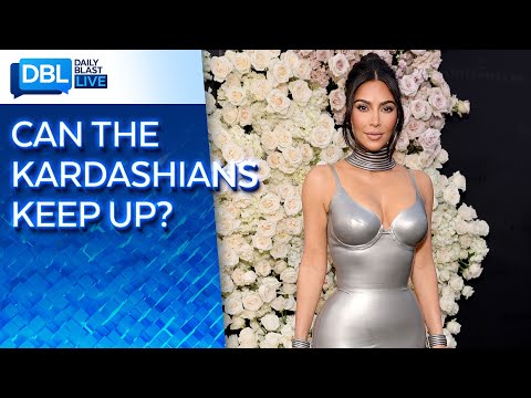 'The Kardashians' Rehash Months-Old Headlines: Debra Messing's SNL Crack & Kourtney Courting Travis